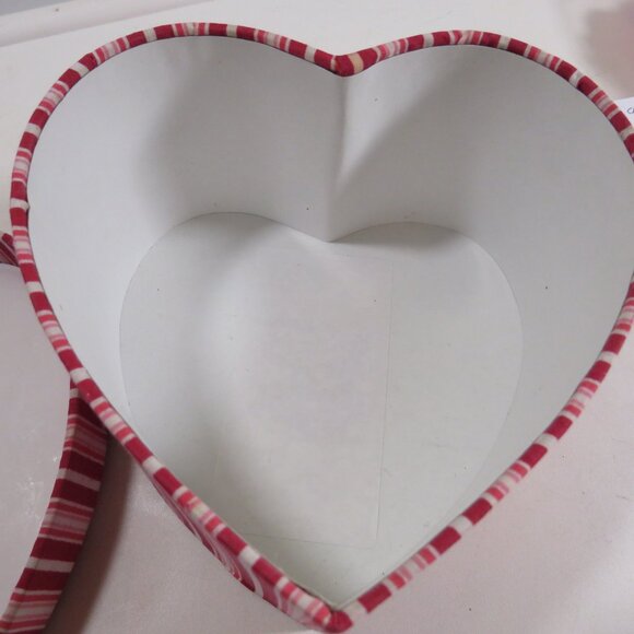 Fabric covered heart shaped box (Red, white and pink striped with padded top) - Picture 3 of 7
